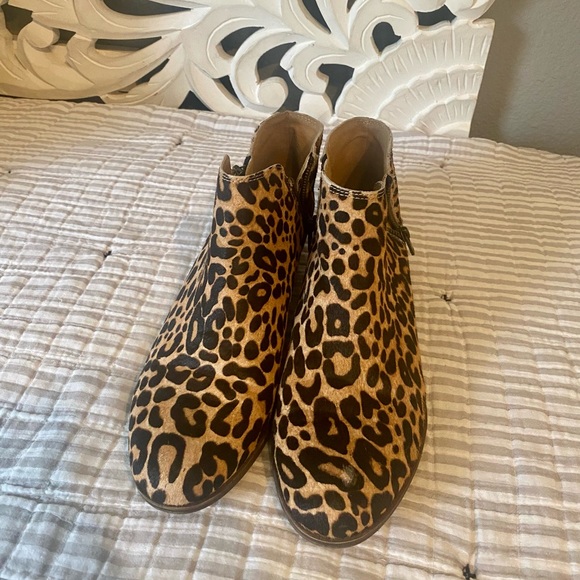 Lucky Brand Ankle Boots - Picture 2 of 3